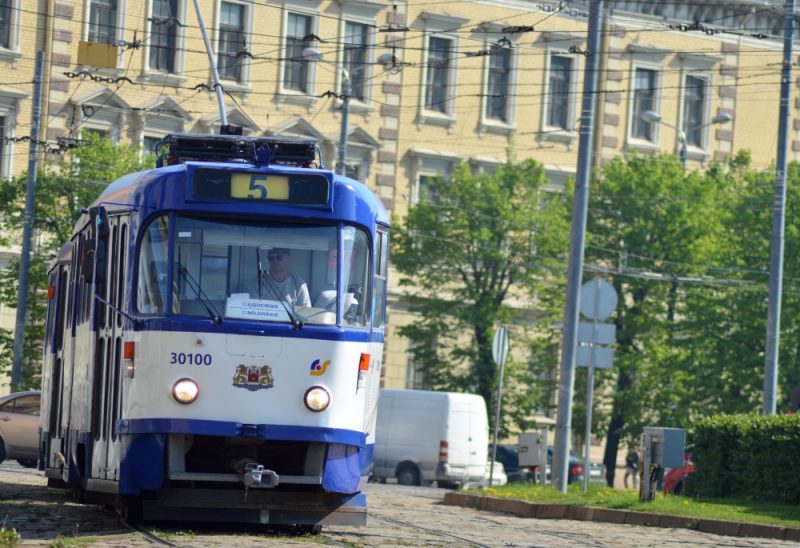 
Tramvajs Rīgas centrā.
