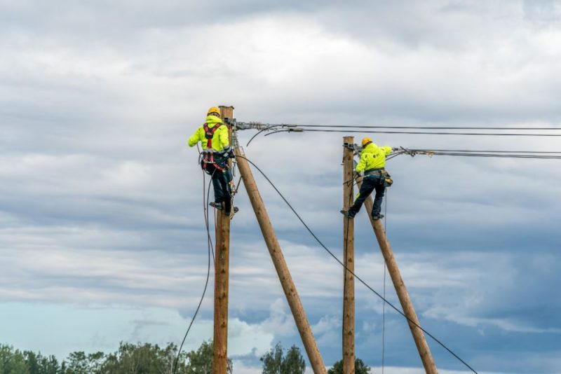 
Aptuveni 150 elektromontieru un meistaru no AS “Sadales tīkls” un Latvijas enerģētikas jomas būvuzņēmējiem aizvadītajā nedēļā piedalījās ikgadējās elektromontieru sacensībās.
