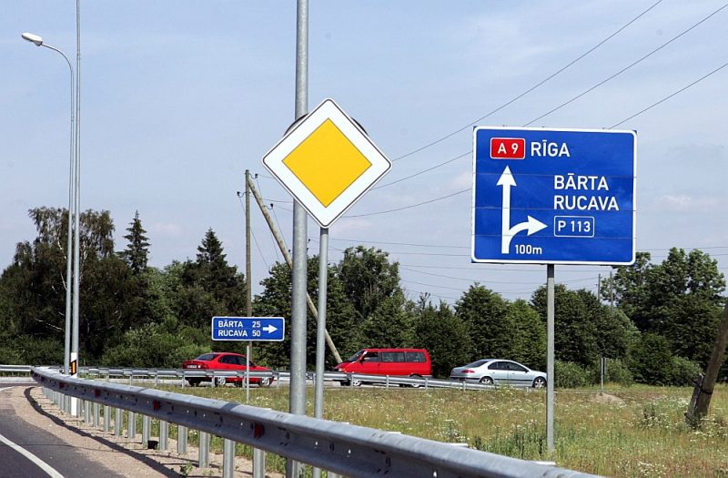
Dienvidkurzemes novadā apvienoto pašvaldību speciālisti sākuši ceļot cits pie cita.
