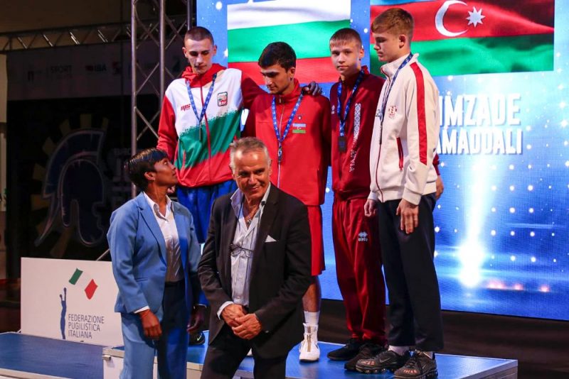 
Николай Замятин на чемпионате Европы по боксу среди юниоров
