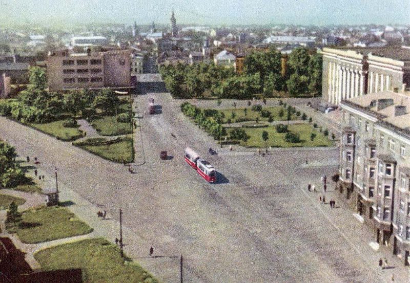 
Liepāja 60. gadu sākumā. 1966. gadā Maskavā nolēma, ka tai jākļūst par pilnībā slēgtu pilsētu – PSRS kara flotes bāzi.
