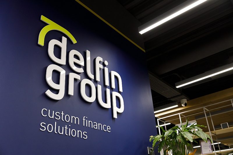 
“DelfinGroup” rekonstruē un pilnveido lombardu tīklu – tajā šobrīd jau ietilpst vairāk nekā 90 lombardi visā Latvijā.
