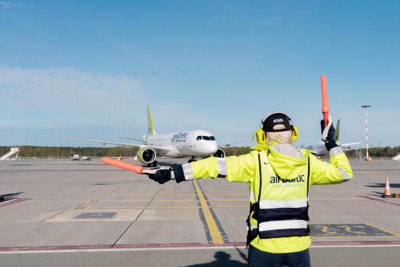 
airBaltic sanem 41. Airbus A220-300
