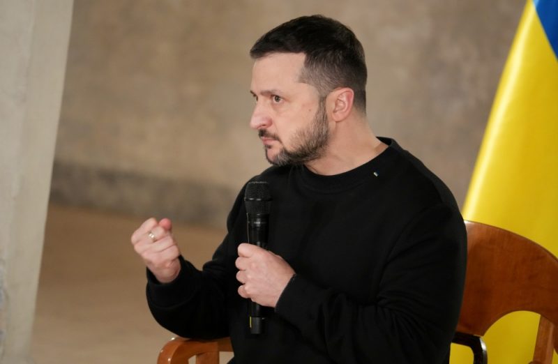 
Ukrainas prezidents Volodimirs Zelenskis tikšanās laikā ar žurnālistiem Rīgas pilī, 11.01.2024.

