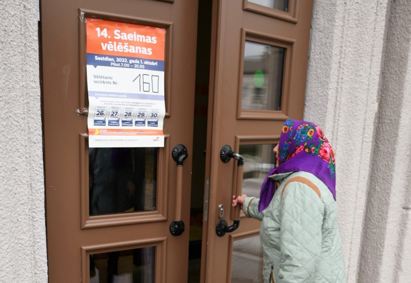 
14. Saeimas vēlēšanas 160. vēlēšanu iecirknī Daugavpils Universitātē.
