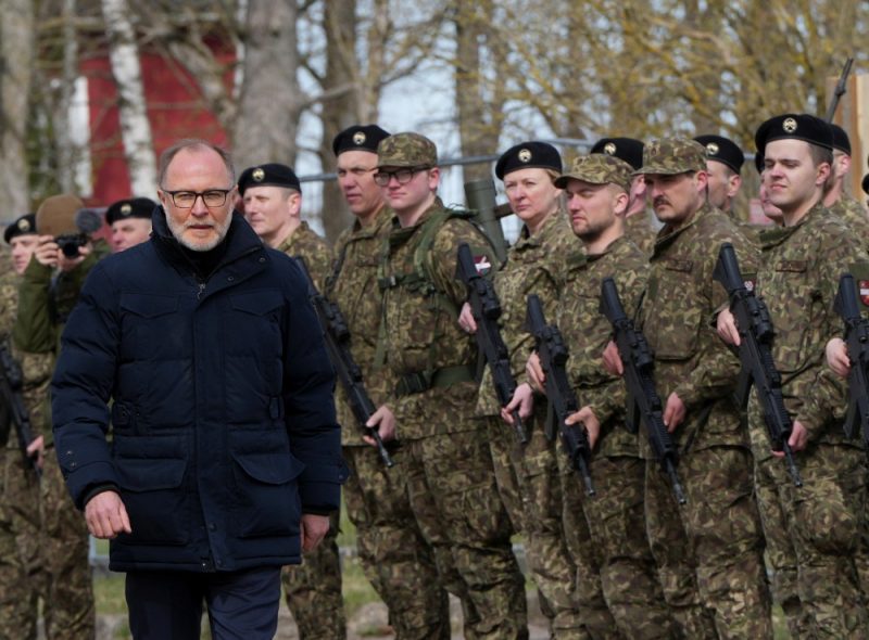 
Aizsardzības ministrs Andris Sprūds piedalās militārās bāzes “Apgulde” 1. kārtas būvniecības uzsākšanas svinīgajā ceremonijā, 2025.gada aprīlī.
